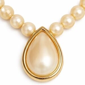 Monet Vintage Pearl Teardrop Pendant Necklace Gold Tone Box Clasp Cream Elegant